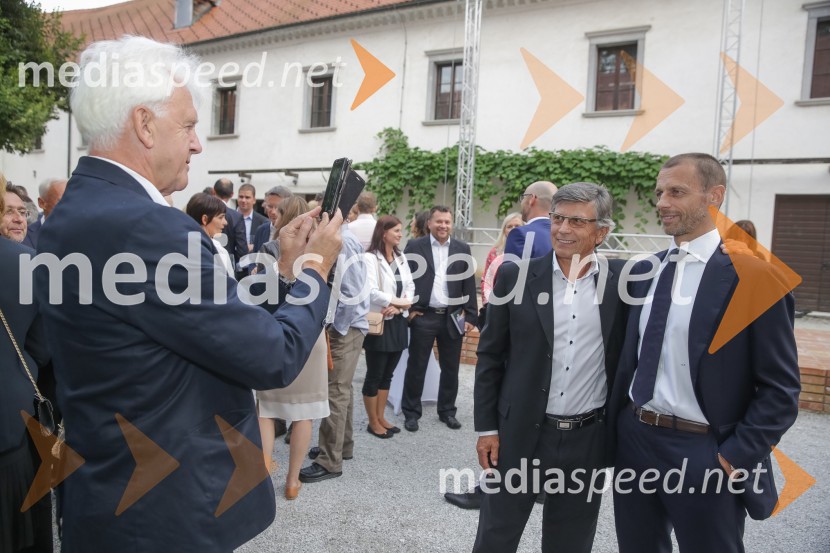  Andrej Šifrer, glasbenik;  ... ;  Aleksander Čeferin, odvetnik in predsednik Nogometne zveze Slovenije (NZS) Nespodobni odvetnik, predstavitev biografije Petra Čeferina