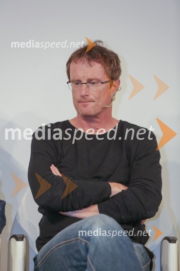  Tadej Golob, pisatelj, novinar, kolumnist in alpinistNespodobni odvetnik, predstavitev biografije Petra Čeferina