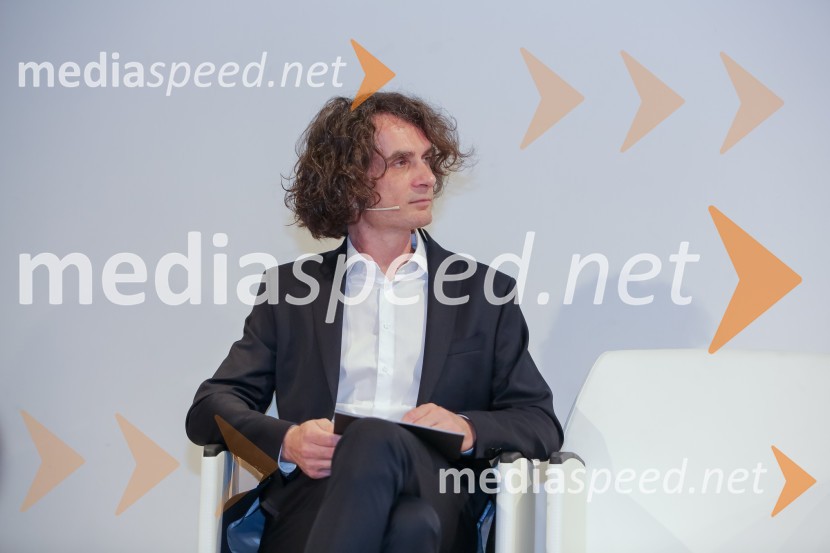  Jure Longyka, moderatorNespodobni odvetnik, predstavitev biografije Petra Čeferina