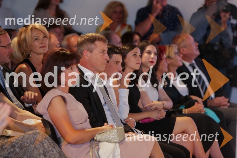 Nespodobni odvetnik, predstavitev biografije Petra Čeferina