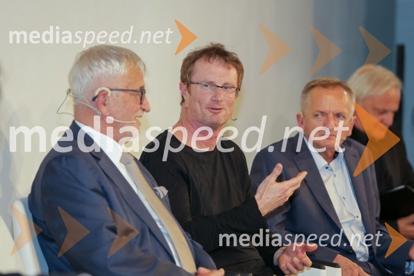  Tadej Golob, pisatelj, novinar, kolumnist in alpinistNespodobni odvetnik, predstavitev biografije Petra Čeferina