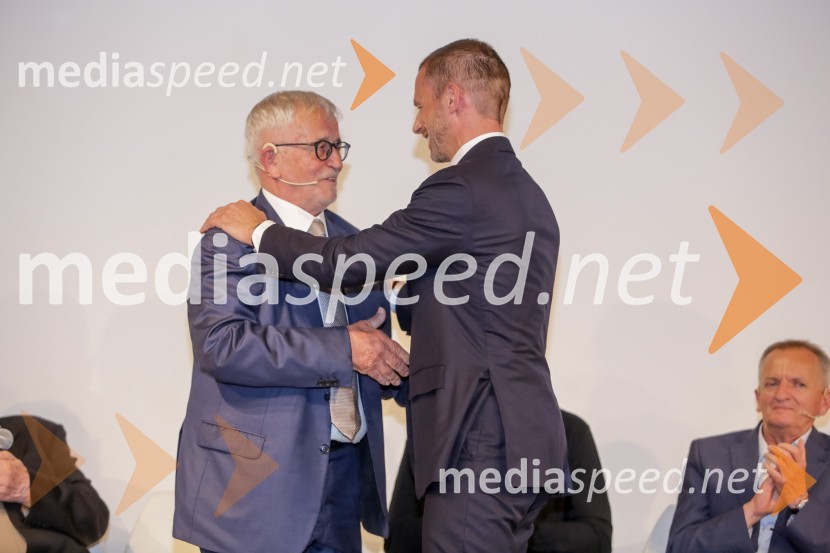 dr. Peter  Čeferin, pravnik, pisatelj;  Aleksander Čeferin, odvetnik in predsednik Nogometne zveze Slovenije (NZS) Nespodobni odvetnik, predstavitev biografije Petra Čeferina