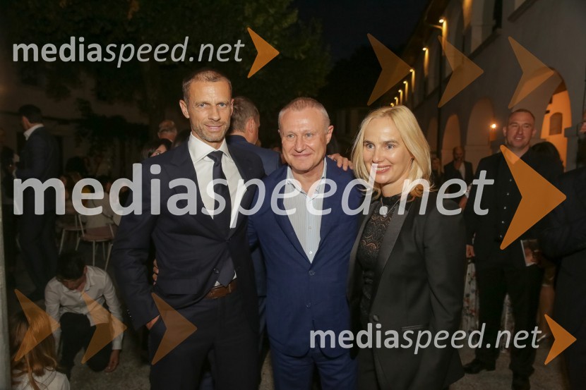  Aleksander Čeferin, odvetnik in predsednik Nogometne zveze Slovenije (NZS) ;  ... ;  Barbara Čeferin, fotografinja, lastnica in vodja galerije Galerija FotografijaNespodobni odvetnik, predstavitev biografije Petra Čeferina
