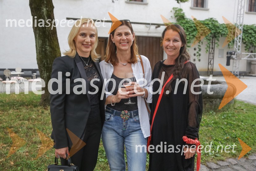  Barbara Čeferin, fotografinja, lastnica in vodja galerije Galerija Fotografija;  ... ;  ... Nespodobni odvetnik, predstavitev biografije Petra Čeferina