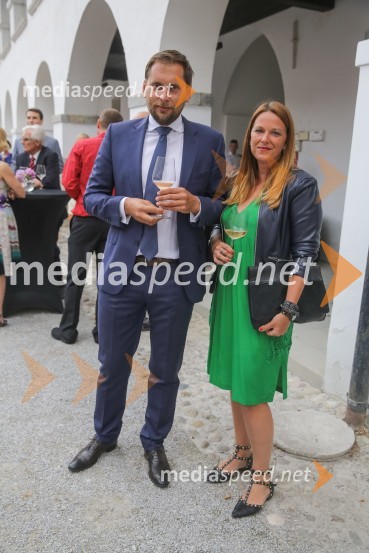 Nespodobni odvetnik, predstavitev biografije Petra Čeferina