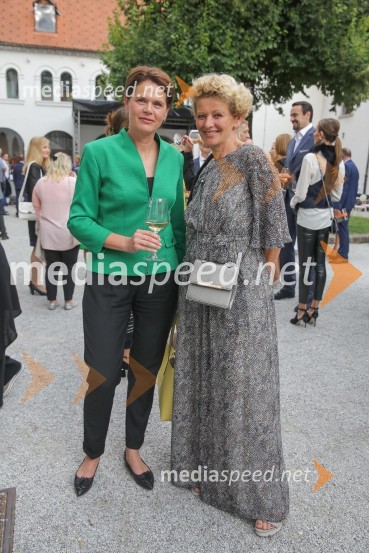 mag. Alenka Bratušek, nekdanja predsednica vlade Republike Slovenije;  Rija  Čič, inženirka tekstilne industrijeNespodobni odvetnik, predstavitev biografije Petra Čeferina