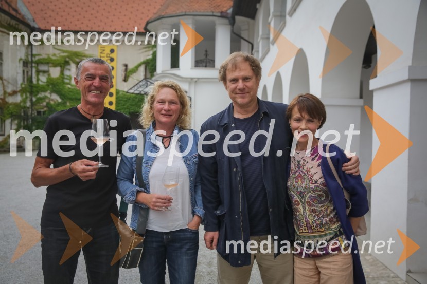  Dušan Mravlje, ultramaratonec;  ... ;  Sašo Hribar, novinar, radijski voditelj, komik;  ... Nespodobni odvetnik, predstavitev biografije Petra Čeferina