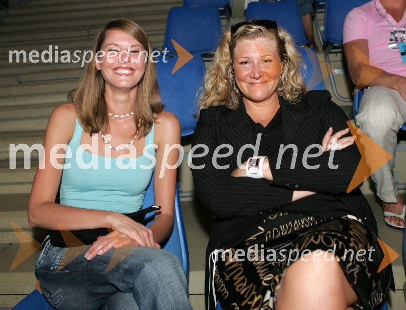 ... in voditeljica televizije Prva Tv Nina Gajič - MurphyMelodije morja in sonca