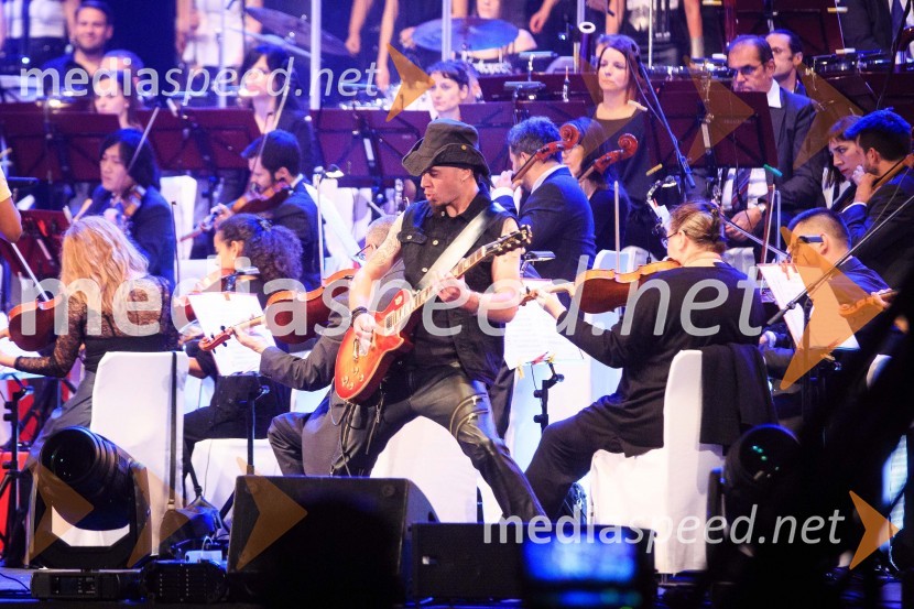  Rok Tomšič, skupina MetalsteelSimfonična ekstaza 2, unikatni glasbeni spektakel