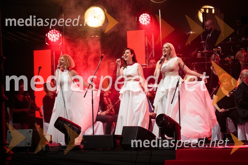  Petra  Grkman, Katrinas;  Sanja  Mlinar Marin, Katrinas;  Katarina Habe, KatrinasSimfonična ekstaza 2, unikatni glasbeni spektakel