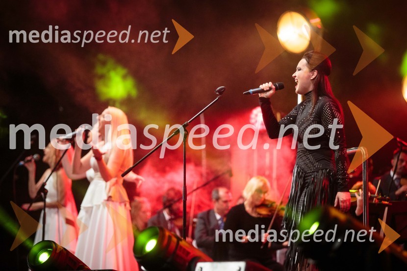  Tinkara Kovač, glasbenicaSimfonična ekstaza 2, unikatni glasbeni spektakel