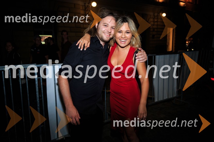  Matej Sušnik, King Foo, basist;  Aleksandra Josić, skupina King Foo, pevkaSimfonična ekstaza 2, unikatni glasbeni spektakel