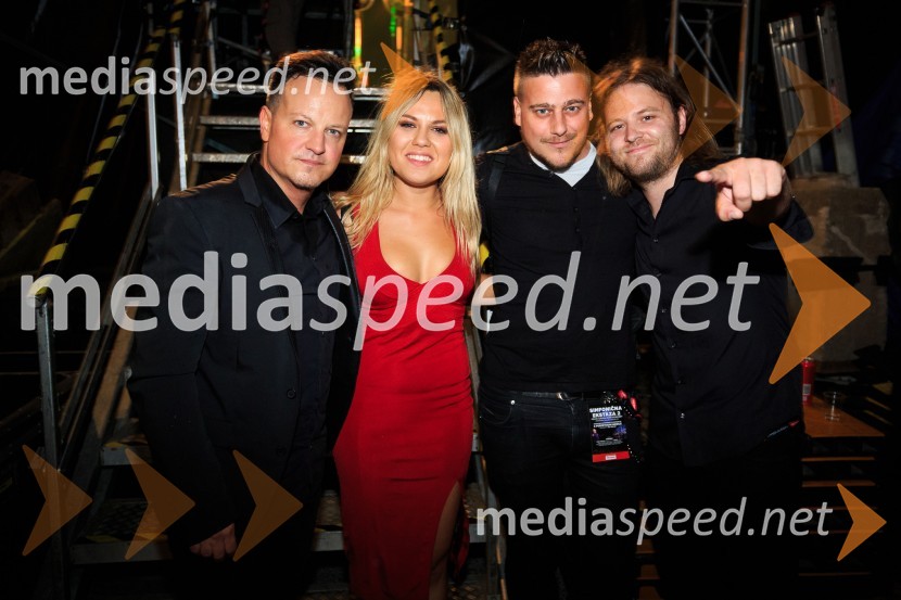  Rok Golob, skladatelj, dirigent in aranžer, King Foo;  Aleksandra Josić, skupina King Foo, pevka;  Peter Hudnik, King Foo, kitarist;  Matej Sušnik, King Foo, basistSimfonična ekstaza 2, unikatni glasbeni spektakel