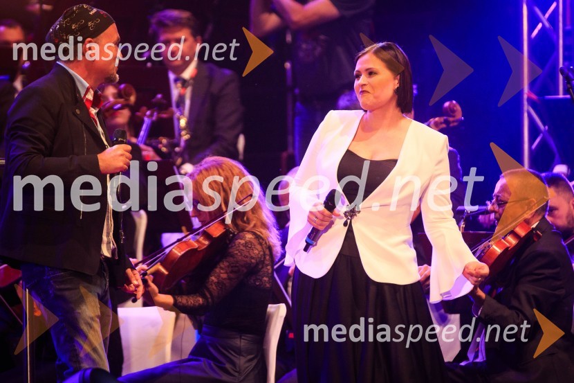  Zlatan Stipišić - Gibonni, pevec;  Nuška Drašček, pevkaSimfonična ekstaza 2, unikatni glasbeni spektakel