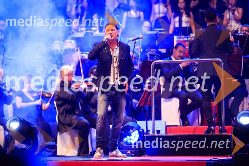  Zlatan Stipišić - Gibonni, pevecSimfonična ekstaza 2, unikatni glasbeni spektakel