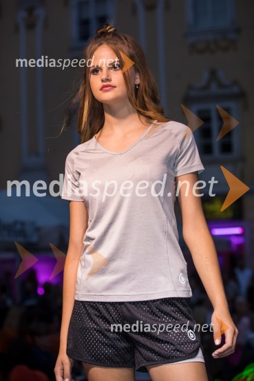  Katalina  Simonič, finalistka Miss Slovenije 2018Modna revija Summer Vibes