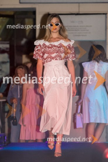  Lara  Kalanj, finalistka Miss Slovenije 2018Modna revija Summer Vibes