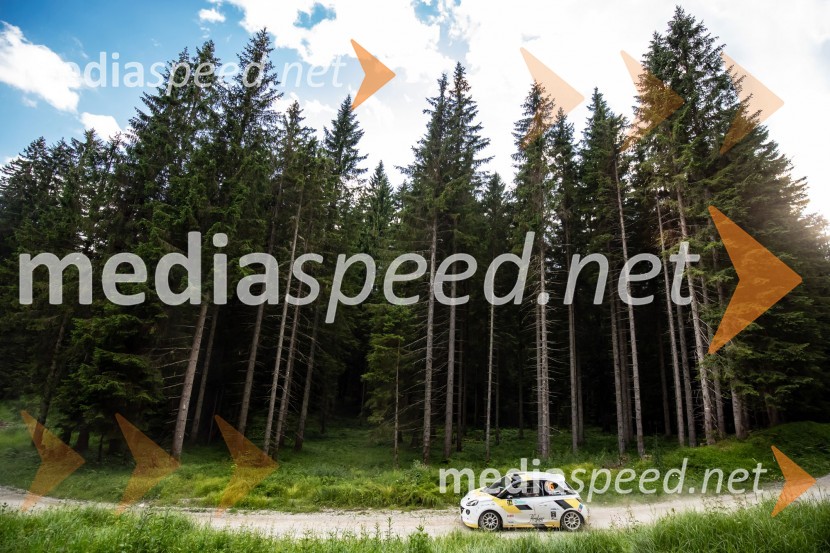 Posadka Tim Novak-Uroš Ocvirk po treh relijih trdno zasidrana na drugem mestu