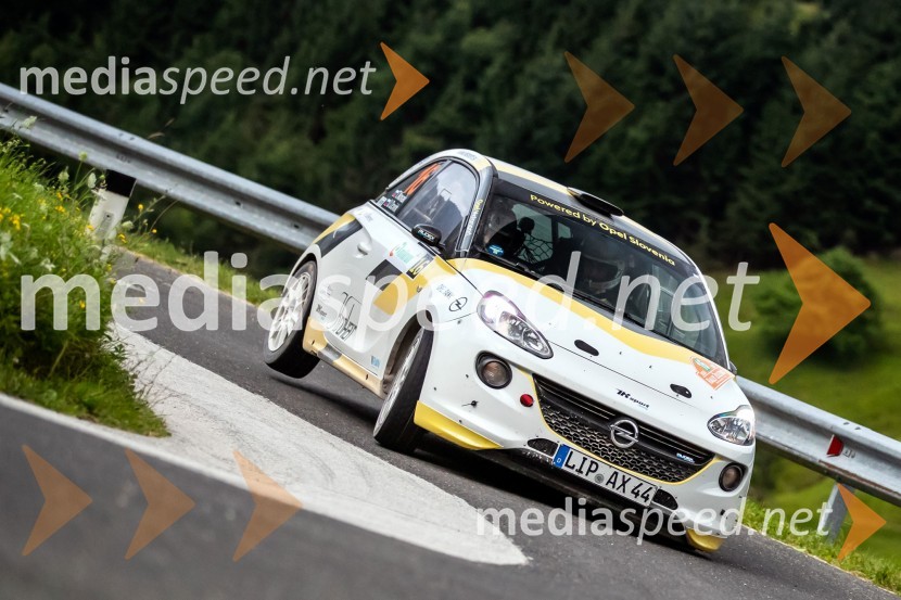 Posadka Tim Novak-Uroš Ocvirk po treh relijih trdno zasidrana na drugem mestu