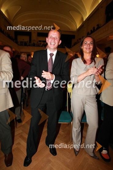 Bojan Šrot, župan občine Celje s spremljevalko Katarino KarlovšekSlavnostni koncert ob 40 - letnici New Swing Quartet