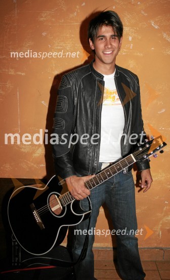 Pevec Domen KumerLepa soseda 2005 finalni izbor