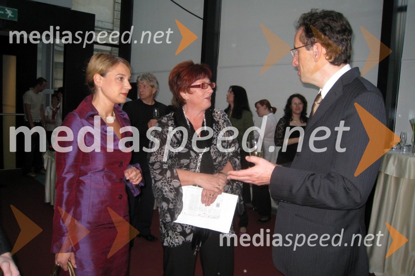 Mojca Kucler Dolinar, ministrica za visoko šolstvo, znanost in tehnologijo, Sonja Grizila, namestnica glavne in odgovorne urednice revije Jana in dr. Žiga Turk, minister za razvojZnanstvenica leta 2008