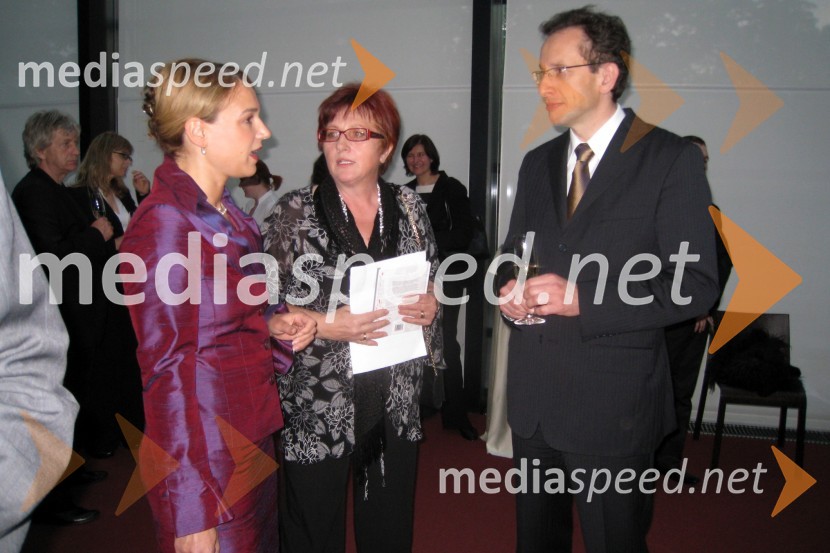 Mojca Kucler Dolinar, ministrica za visoko šolstvo, znanost in tehnologijo, Sonja Grizila, namestnica glavne in odgovorne urednice revije Jana in dr. Žiga Turk, minister za razvojZnanstvenica leta 2008