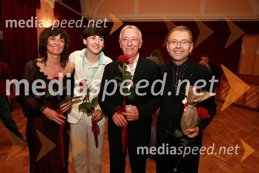 Eva in Nino Kozlevčar, Oliver Dragojevič, hrvaški pevec in Tomaž Kozlevčar, New Swing QuartetSlavnostni koncert ob 40 - letnici New Swing Quartet