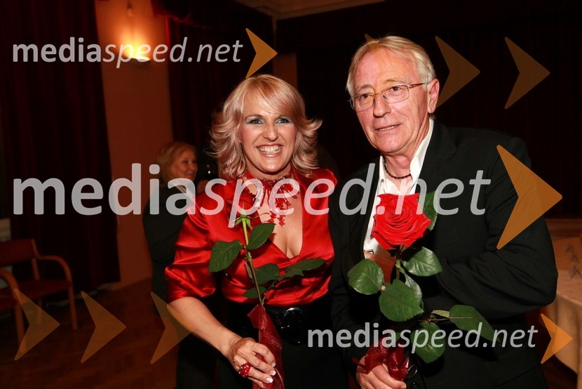 Alenka Godec, pevka in Oliver Dragojevič, hrvaški pevecSlavnostni koncert ob 40 - letnici New Swing Quartet