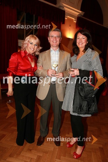 Alenka Godec, pevka in Franjo Bobinac, predsednik uprave Gorenje d.d. s soprogo PolonoSlavnostni koncert ob 40 - letnici New Swing Quartet