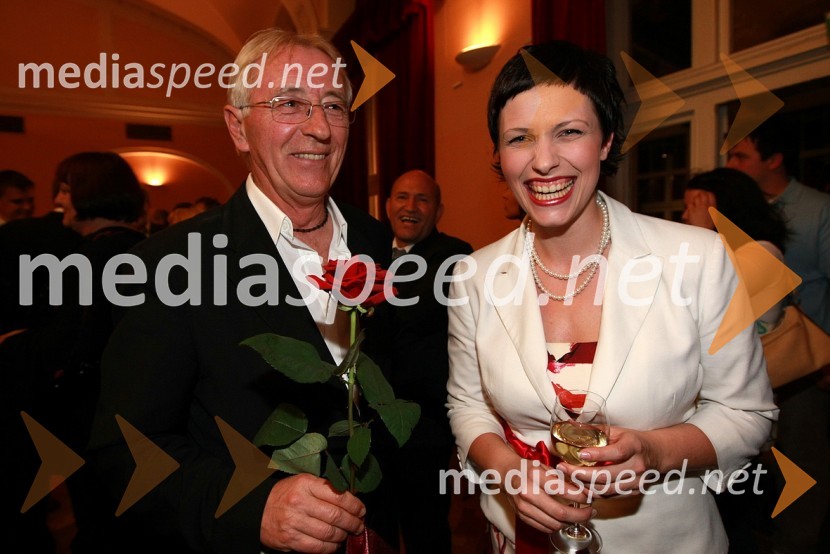 Oliver Dragojevič, hrvaški pevec in Nuška Drašček, pevkaSlavnostni koncert ob 40 - letnici New Swing Quartet