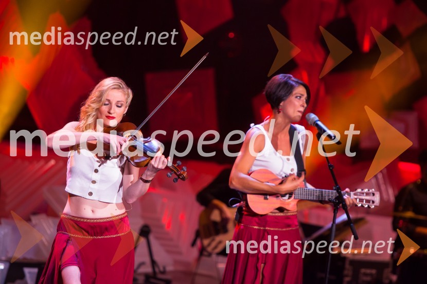  Lucy Passante, violinistka;  Giovanna  Rados, pevka in kitaristka38. Festival melodije morja in sonca Portorož