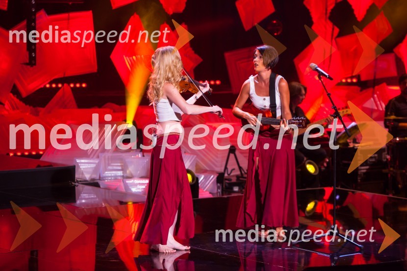  Lucy Passante, violinistka;  Giovanna  Rados, pevka in kitaristka38. Festival melodije morja in sonca Portorož