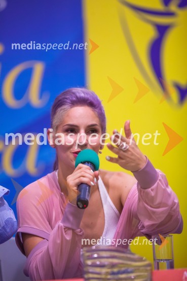  Lea Sirk, pevka38. Festival melodije morja in sonca Portorož
