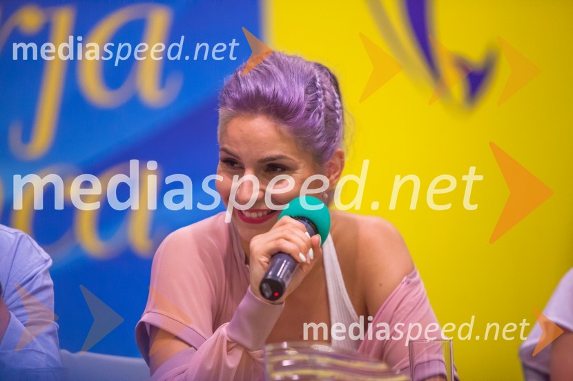  Lea Sirk, pevka38. Festival melodije morja in sonca Portorož