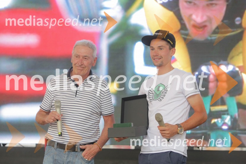  Aleš Čerin, podžupan Mestne občine Ljubljana;  Primož Roglič, smučarski skakalec in kolesarSprejem kolesarja Primoža Rogliča