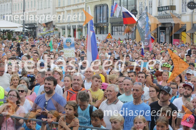 Sprejem kolesarja Primoža RogličaSprejem kolesarja Primoža Rogliča
