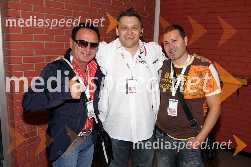 Mile Kitić, pevec, Damir Osredečki, glavni organizator prireditve in Đogani, pevecKoncert leta 2008