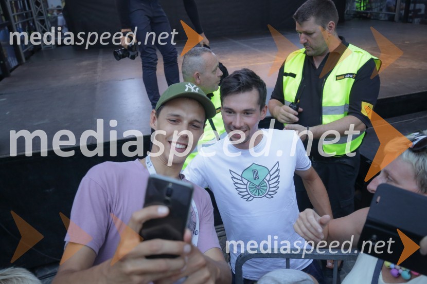  ... ;  Primož Roglič, smučarski skakalec in kolesarSprejem kolesarja Primoža Rogliča
