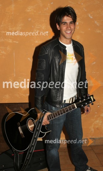 Pevec Domen KumerLepa soseda 2005 finalni izbor