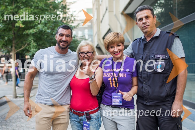  Marko Potrč, televizijski voditelj;  ... ;  Petra Romih, vodja marketinga Europarka;  ... Europarkov koncert leta: Challe Salle in Perpetuum Jazzile