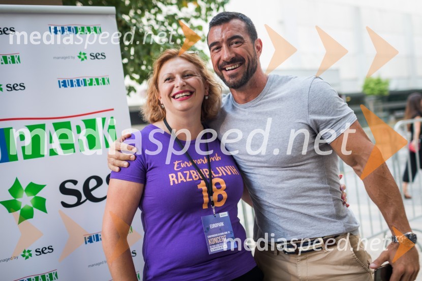  Simona Mandl, Center managerka Europarka;  Marko Potrč, televizijski voditeljEuroparkov koncert leta: Challe Salle in Perpetuum Jazzile