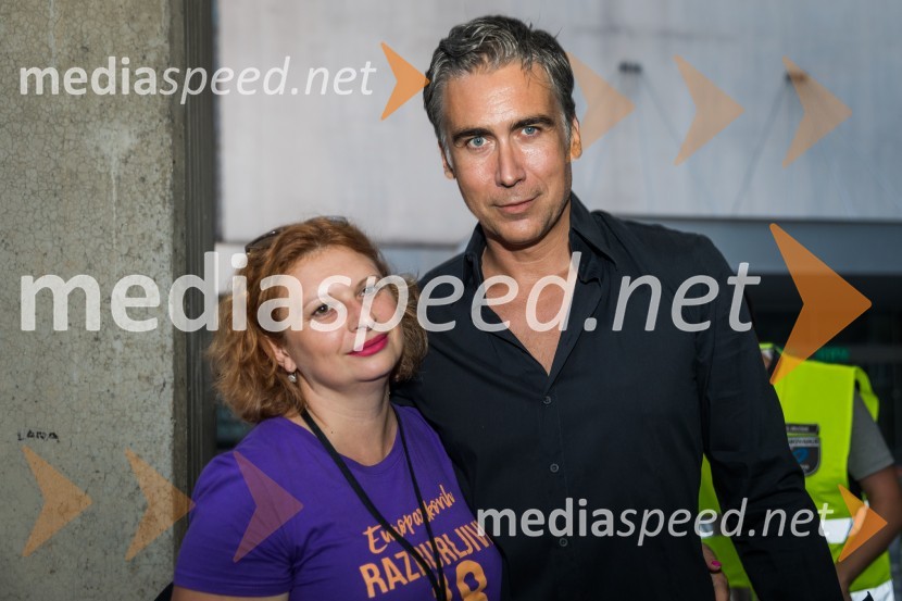  Simona Mandl, Center managerka Europarka;  Jan Plestenjak, pevecEuroparkov koncert leta: Challe Salle in Perpetuum Jazzile