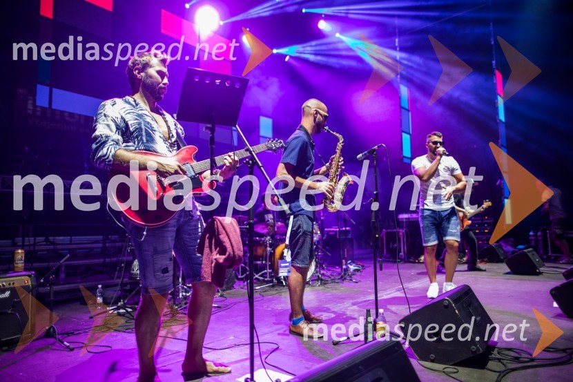  ... ;  ... ;  Challe Salle, glasbenikEuroparkov koncert leta: Challe Salle in Perpetuum Jazzile