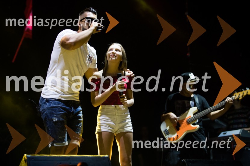  Challe Salle, glasbenik;  Ana  Resnik, pevkaEuroparkov koncert leta: Challe Salle in Perpetuum Jazzile