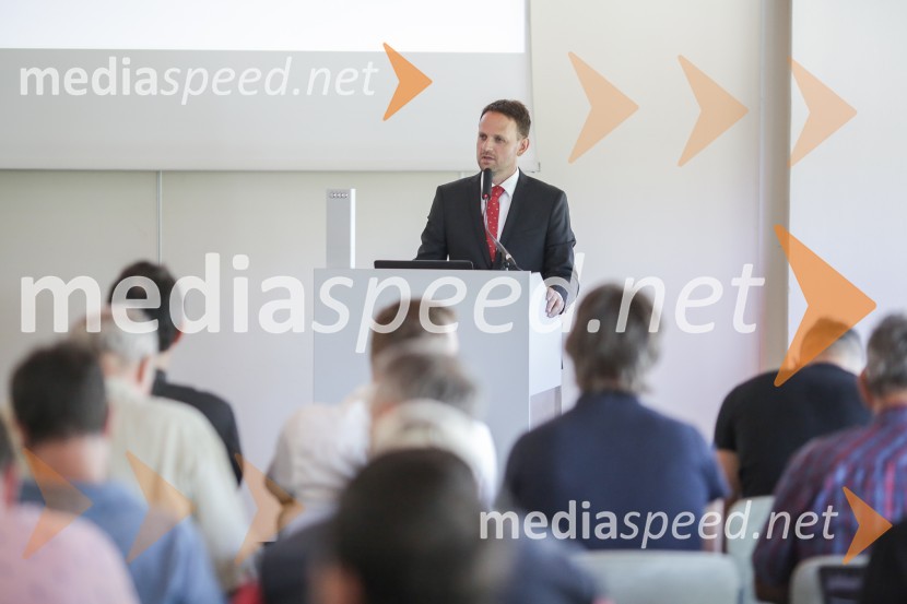  Franci Bolta, direktor znamke Audi pri podjetju Porsche Slovenija d.o.o.Audi A6, slovenska predstavitev