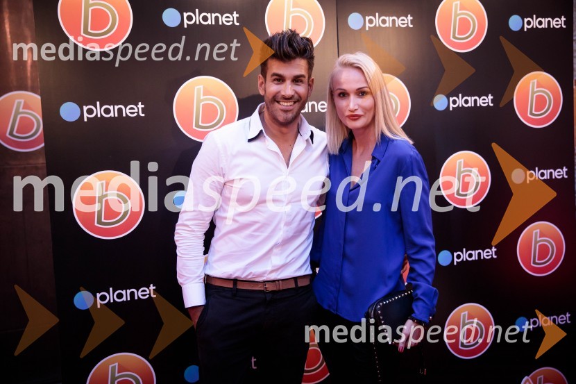  Domen Kumer, pevec;   Lili  Rodošek, kreativna producentka šova BarResničnostni šov Bar se kmalu vrača na televizijske zaslone