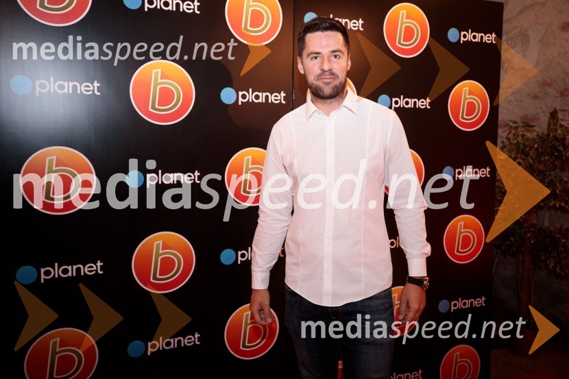  Mirko Mayer, televizijski voditelj, novinarResničnostni šov Bar se kmalu vrača na televizijske zaslone