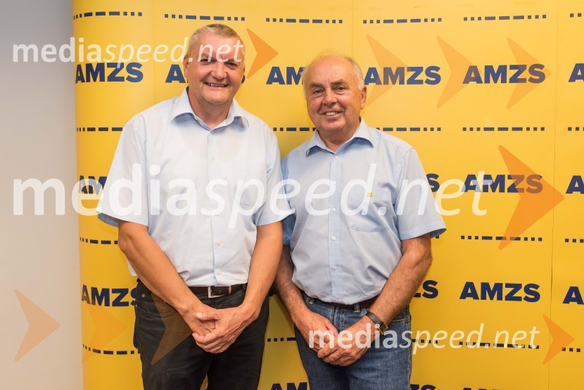  Igor Kolenko, predsednik komisije za speedway pri AMZS;  Anton Breznik, predsednik AMZSOrganizatorji in slovenska voznika pred dirko za VN Slovenije v Krškem zelo optimistični