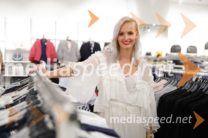  Tjaša  Kokalj Jerala, manekenka, voditeljicaOrsay, otvoritev prenovljene poslovalnice